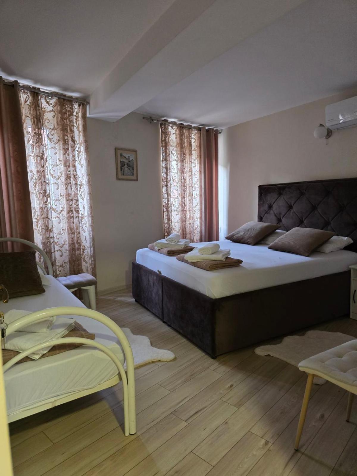 Nada'S Room With Terrace Kotor Exterior photo