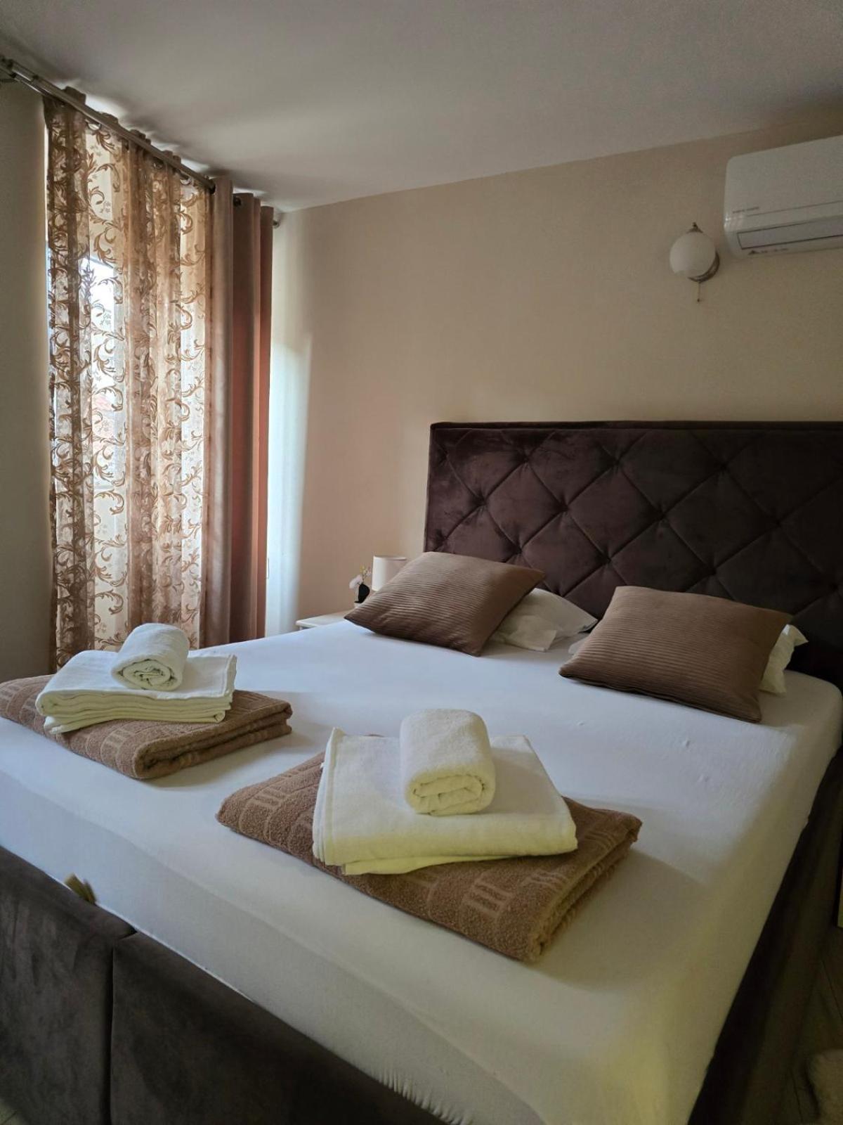Nada'S Room With Terrace Kotor Exterior photo