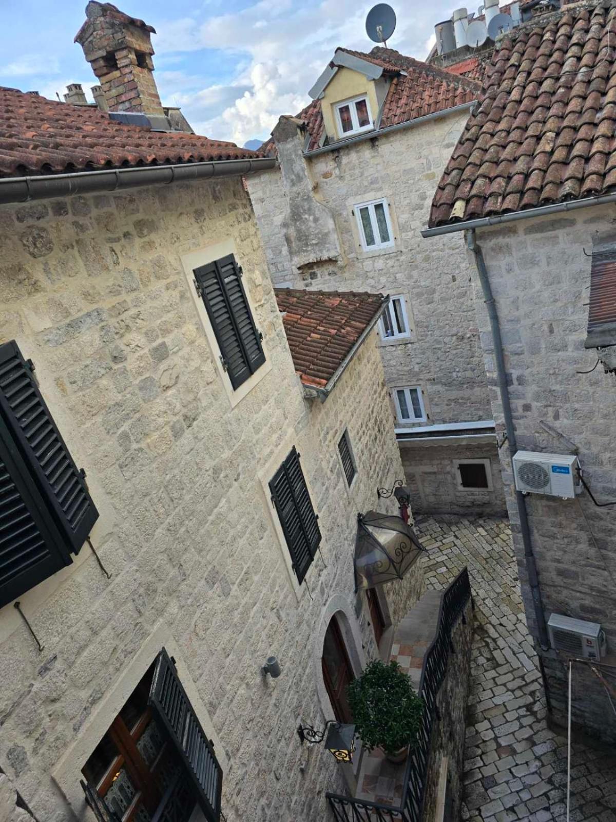 Nada'S Room With Terrace Kotor Exterior photo